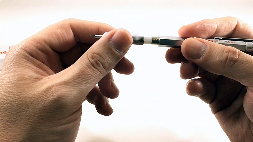 Rotring 600 Pencil Review - Unscrewing Tip